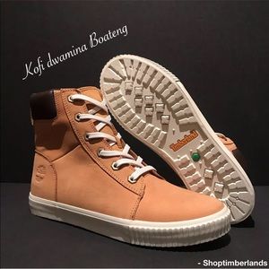 Timberland Women's Skyla Bay 6” Nubuck Boots A2C3S